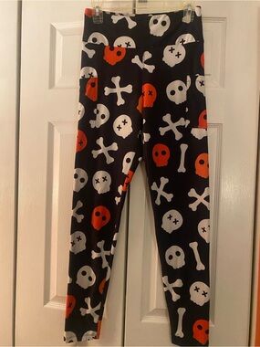 🎃💀NWOT! Women's Black and Orange Skull Print Leggings- one size💀🎃